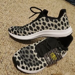 NEW Athletic Works Memory Foam 9 1/2 Leopard Shoe
